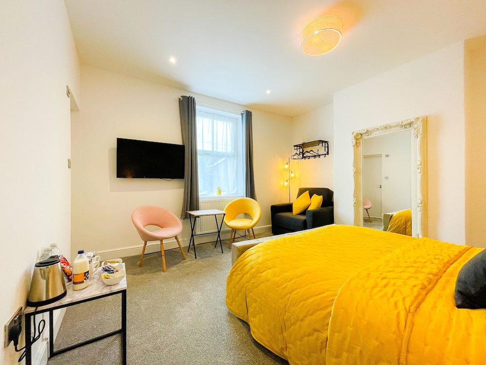 King Deluxe Room - Photo 8