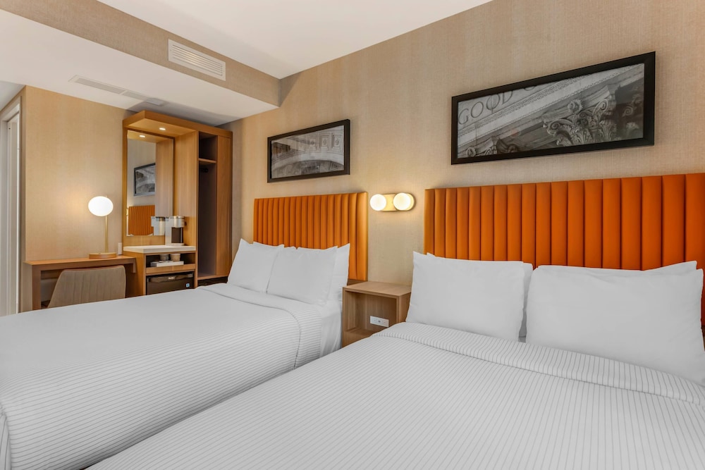 Room, 2 Double Beds, Hearing Accessible, Non Smoking photo 1