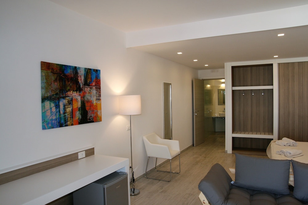 Junior Studio Suite, Sea View photo 2