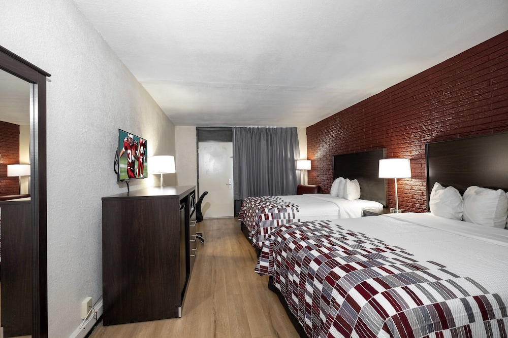 Deluxe Room, 2 Queen Beds, Smoking - Photo 3