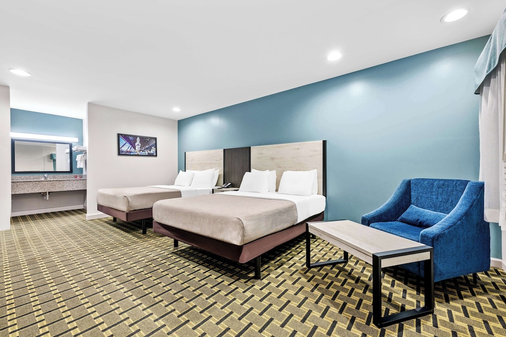 Standard Room, 2 Queen Beds, Non Smoking, Refrigerator & Microwave - Photo 1