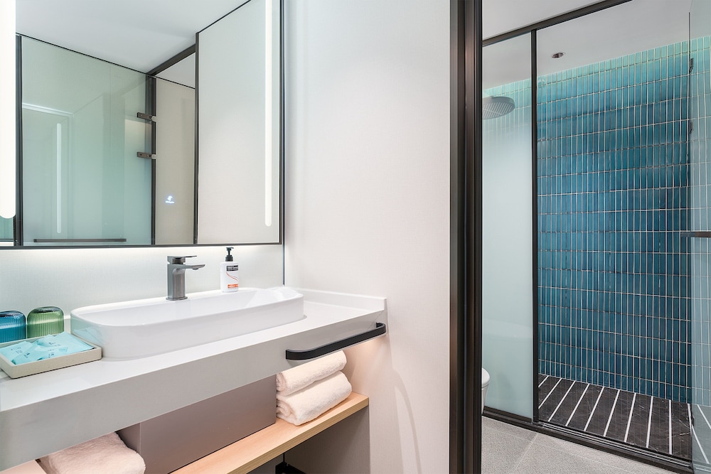 Standard Room, 1 King Bed, Accessible