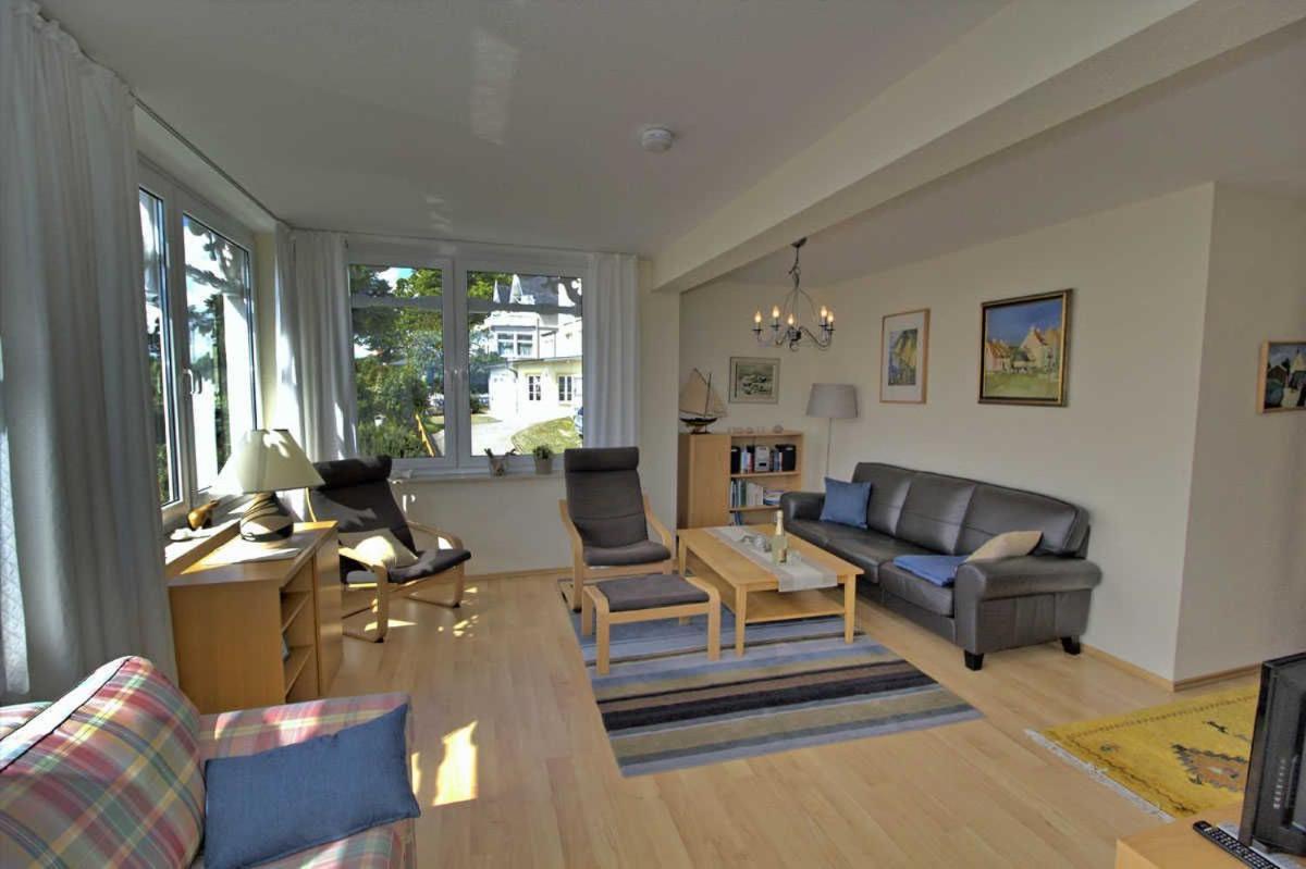 One-Bedroom Apartment with Lake View photo 1