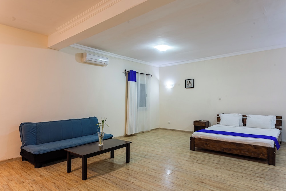 Comfort Suite, 1 Queen Bed with Sofa bed, Non Smoking, Garden View photo 3