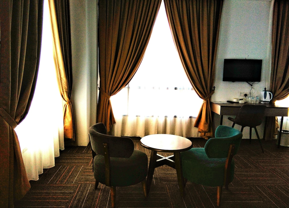 Executive Room - Photo 9