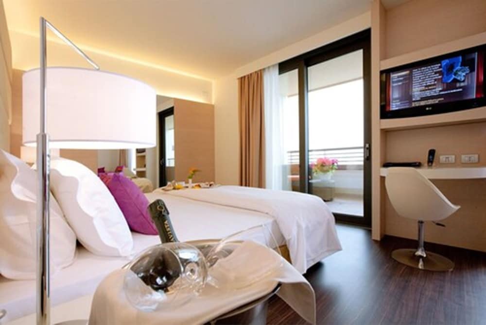 Deluxe Room, Sea View (Pet friendly) photo 2