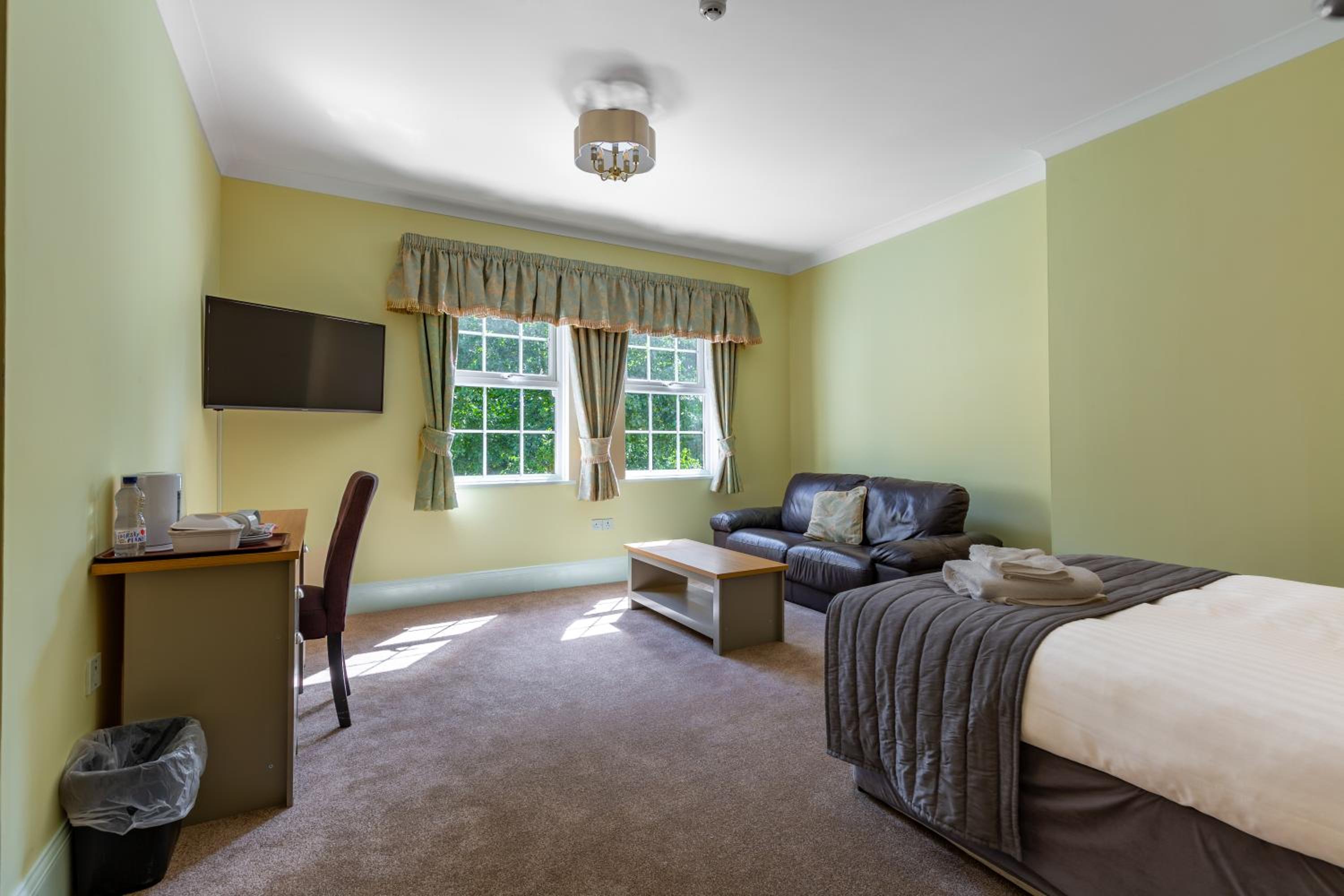 Deluxe Double Room with Bath photo 2