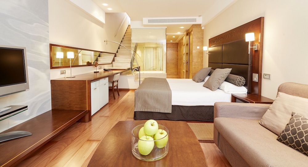 Junior Suite, Jetted Tub (Prestige Solarium) - Photo 1