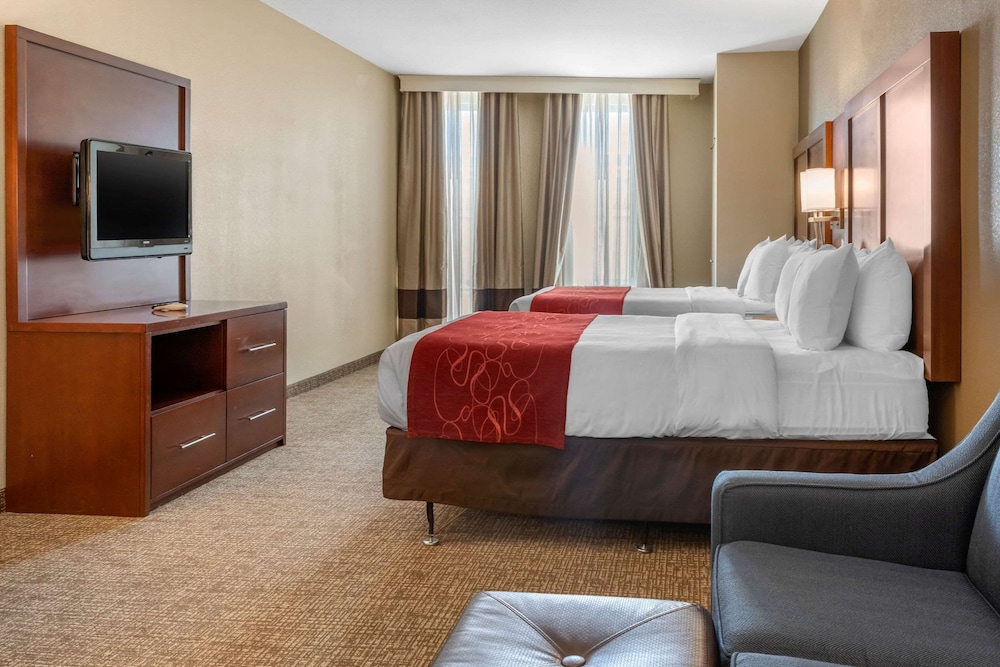 Suite, Multiple Beds, Non Smoking (Upgrade) - Photo 4