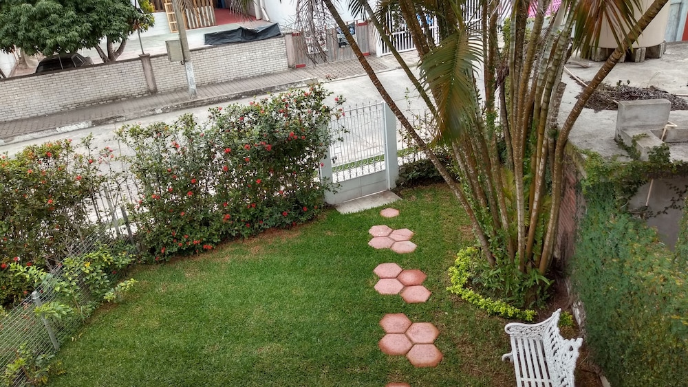 Junior Double Room, 1 King Bed, Refrigerator & Microwave, Garden View photo 2
