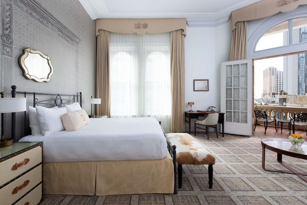 Room, 1 King Bed, Balcony - Photo 3