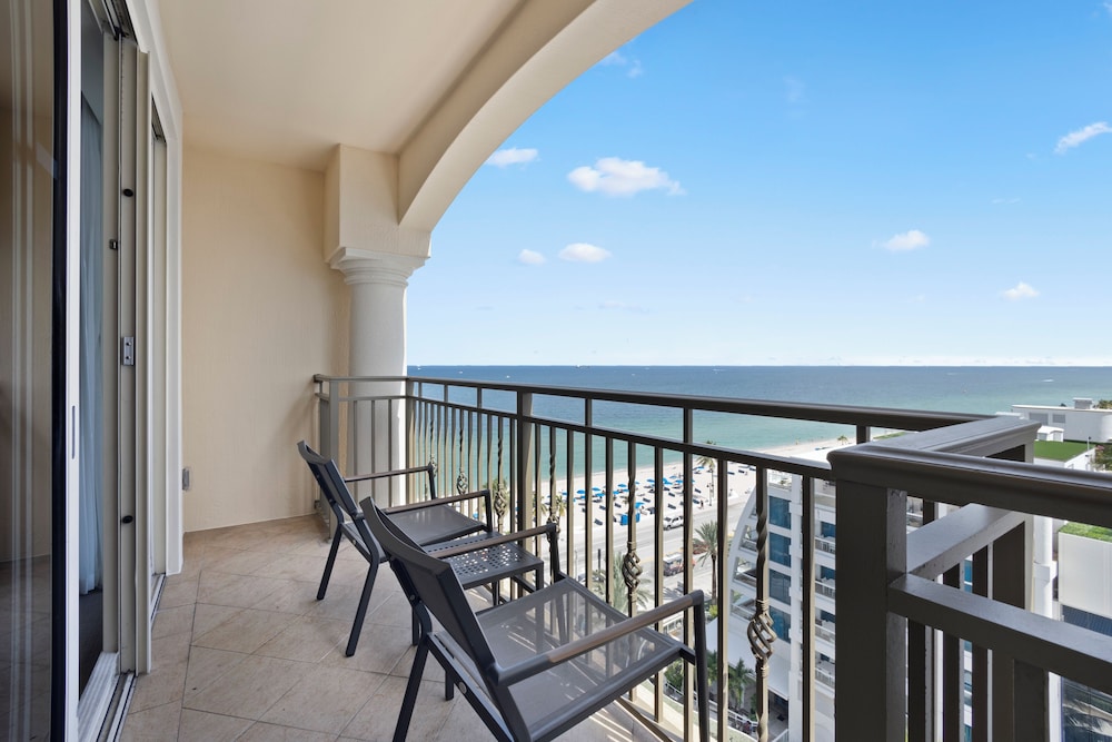 Suite, 1 King Bed with Sofa bed, Ocean View (Ocean View)