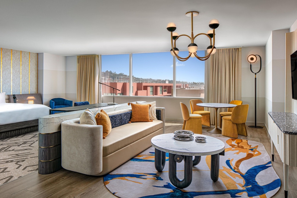 Suite, 1 King Bed
