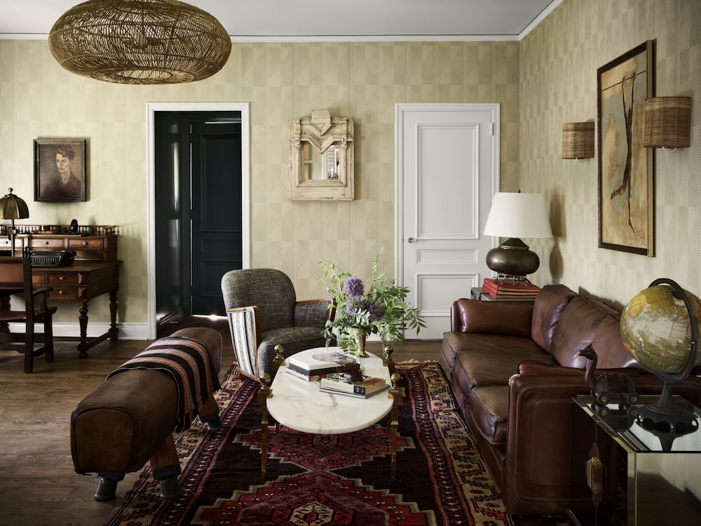 Junior Suite (Edgar Perry) - Photo 1