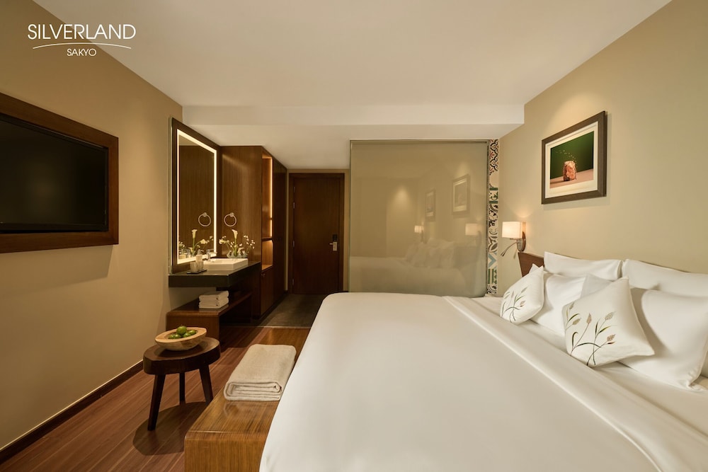 Symphony Deluxe Double or Twin (Corridor View) photo 2