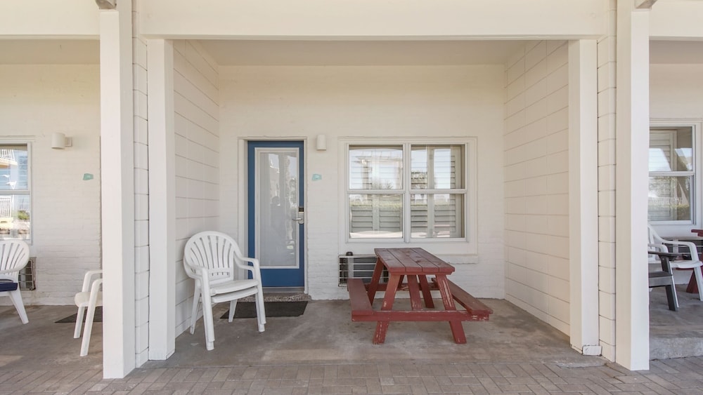 Double Room, Resort View, Beachfront photo 2