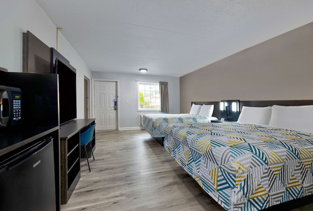 Standard Room, 2 Queen Beds, Accessible, Non Smoking - Photo 1