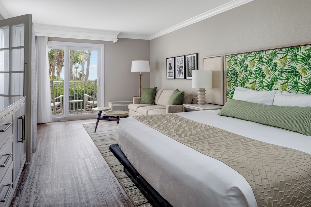 Suite, 1 Bedroom, Pool View (King) photo 2