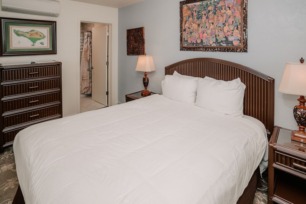 Deluxe Room, 1 Queen Bed - Photo 2