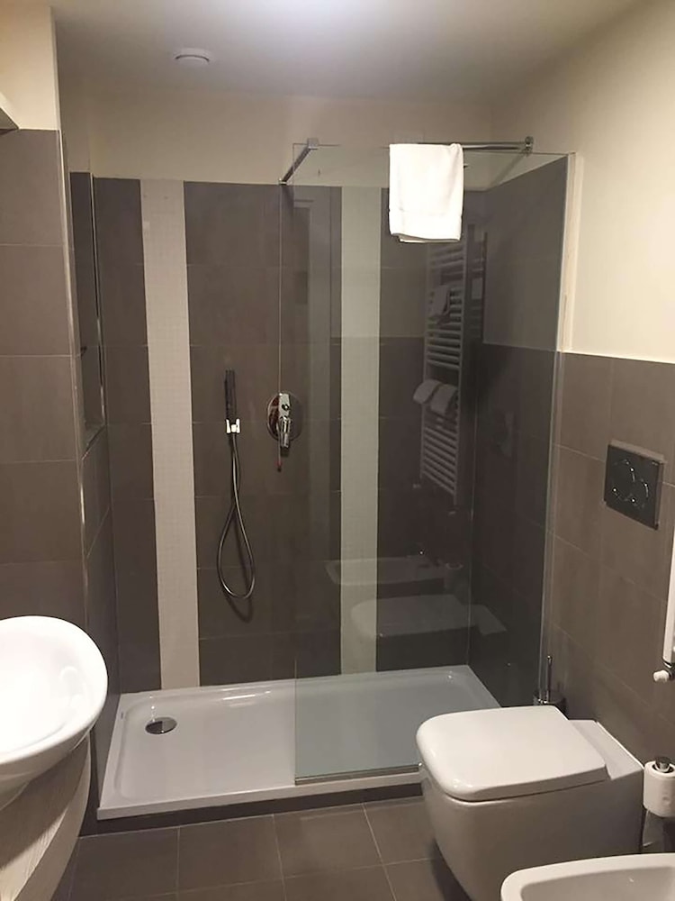Superior Double or Twin Room - Photo 10