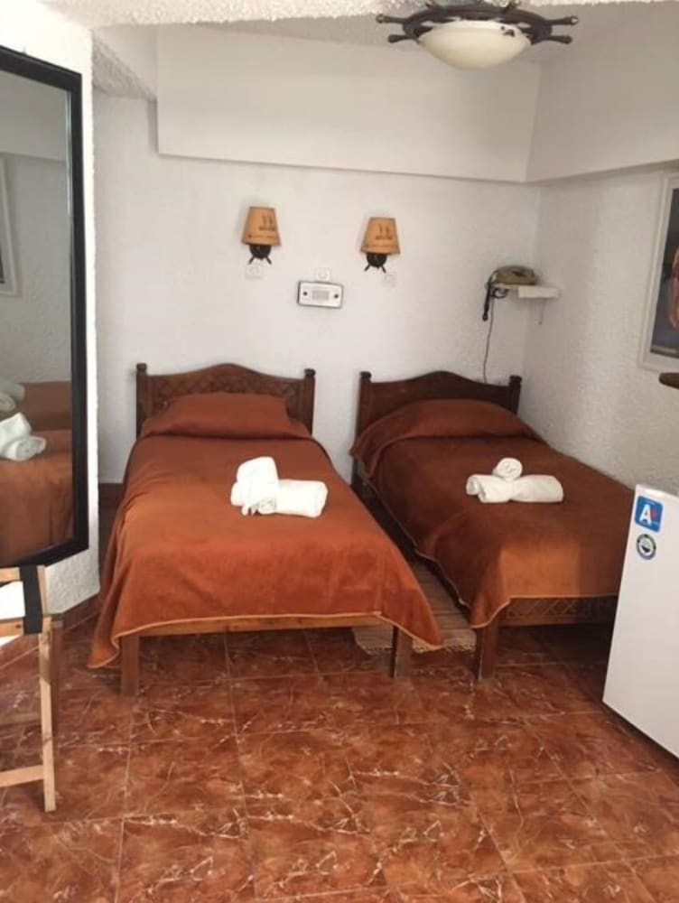 Economy Double or Twin Room (Semi-Basement)