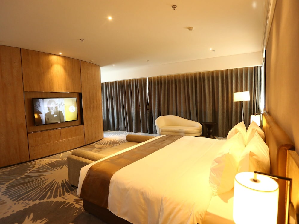 Executive Suite, 1 King Bed photo 3