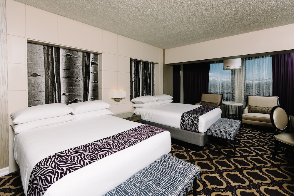 Premium Room, 2 Queen Beds, Non Smoking - Photo 1