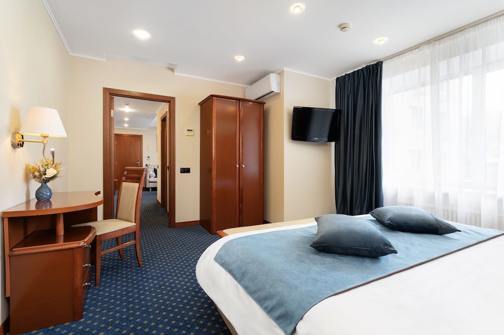 Luxury Suite photo 2