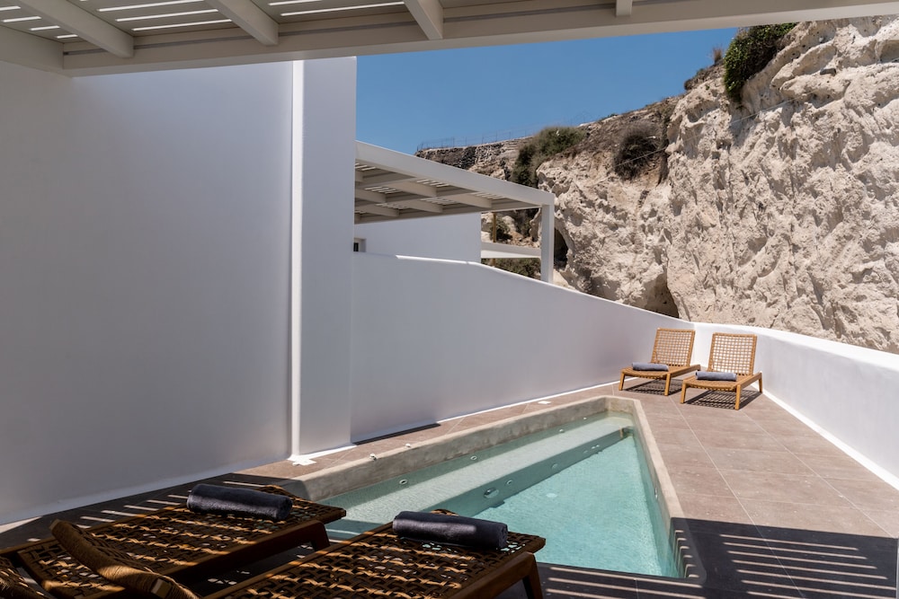Two-bedroom Suite with heated plunge pool - Photo 10