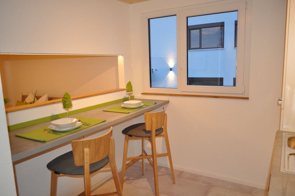 Standard Studio, 1 Queen Bed, Non Smoking, Kitchen photo 2