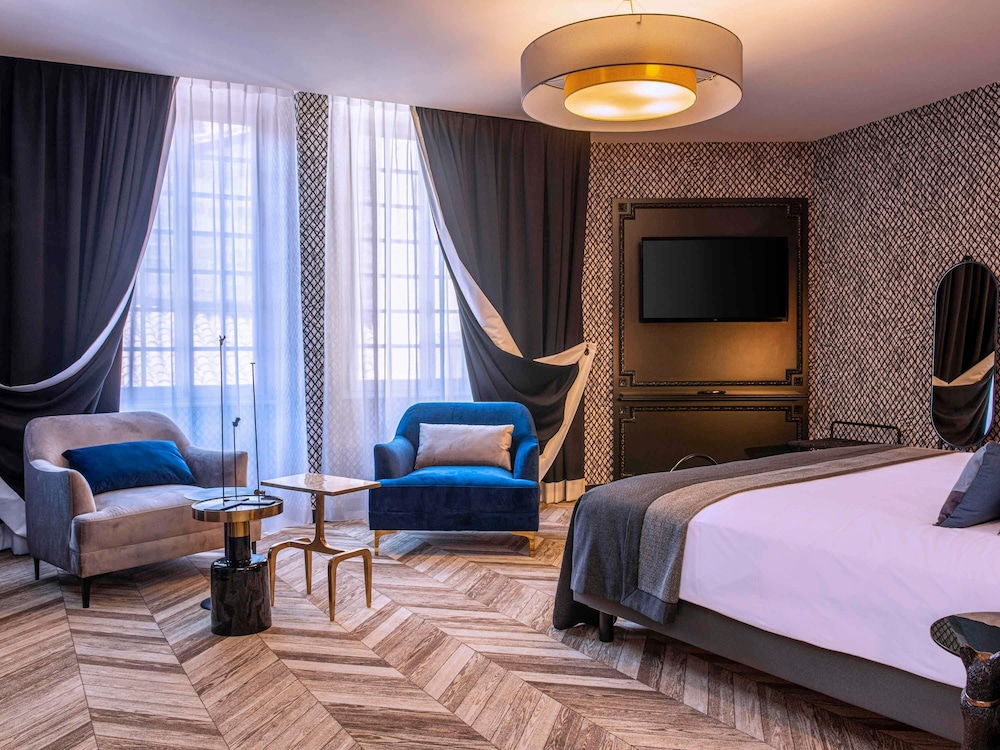 Deluxe Suite, 1 Double Bed with Sofa bed - Photo 5