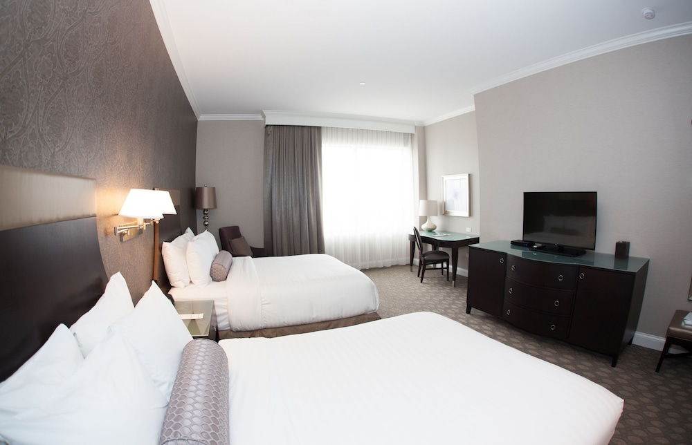 Deluxe Room, 2 Queen Beds, Accessible photo 3