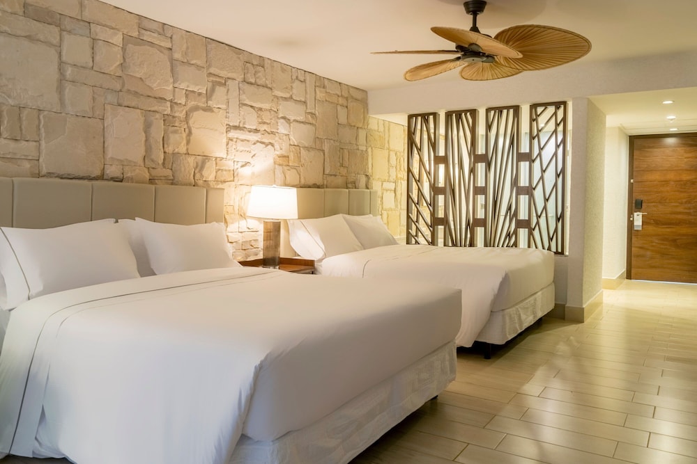 Suite, 2 Queen Beds (Master)