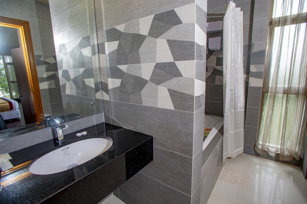 Apartment, 2 Bedrooms - Photo 15