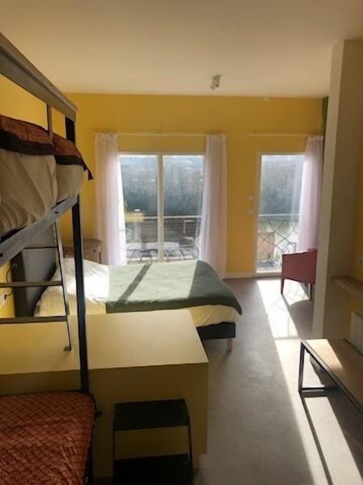 Quadruple Room, Garden View (Monet) photo 1