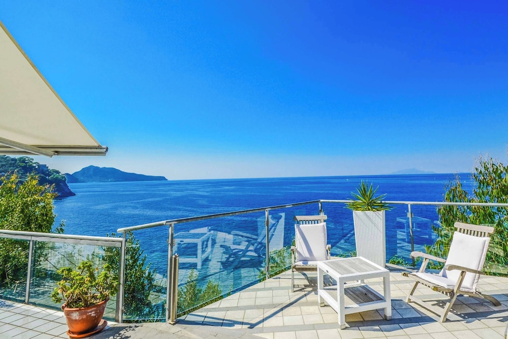 Villa (5 Bedrooms)