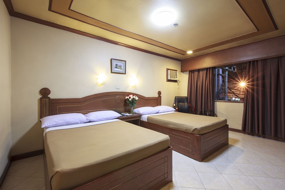 Family Room (With Air Condition) - Photo 2