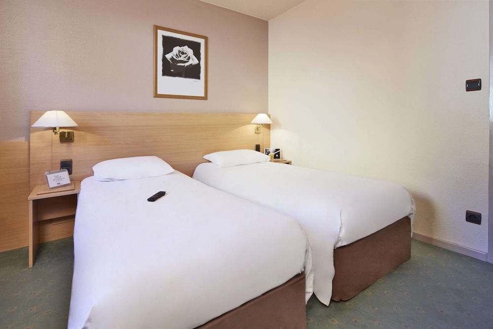 Standard Room, Multiple Beds - Photo 2