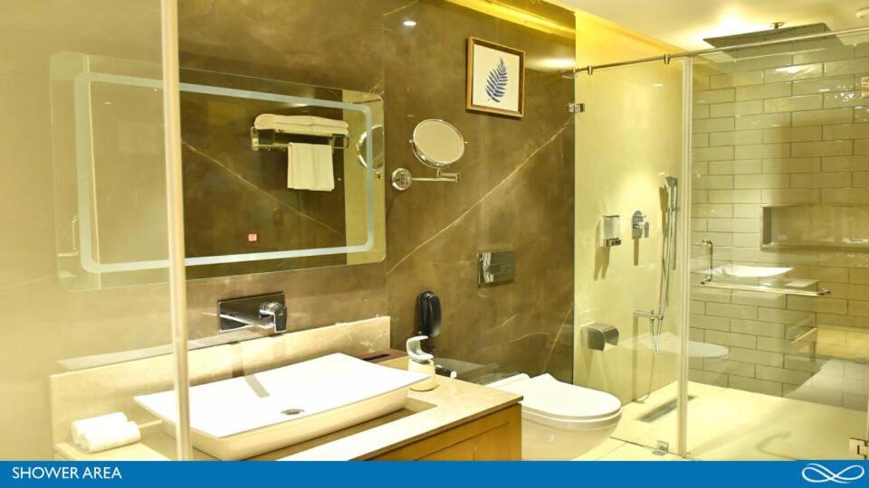 Premium Room - 1 Double Bed - Photo 7