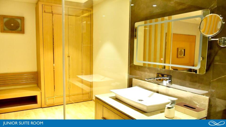 Junior Suite - 1 Double Bed
