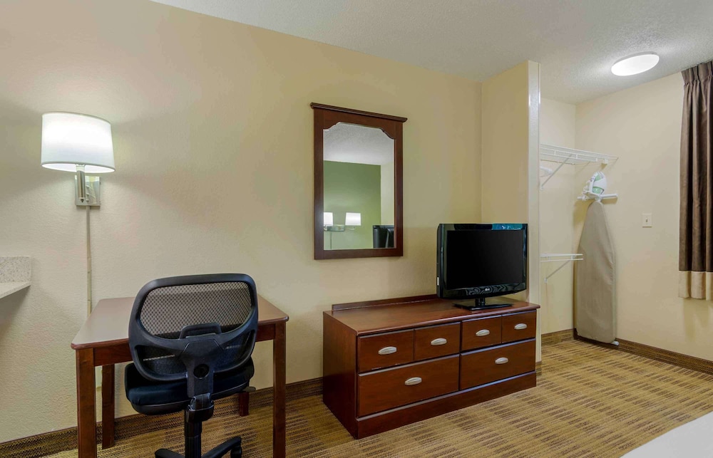 Studio, 1 Queen Bed, Non Smoking - Photo 3