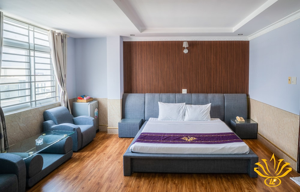 Deluxe Room, City View - Photo 4