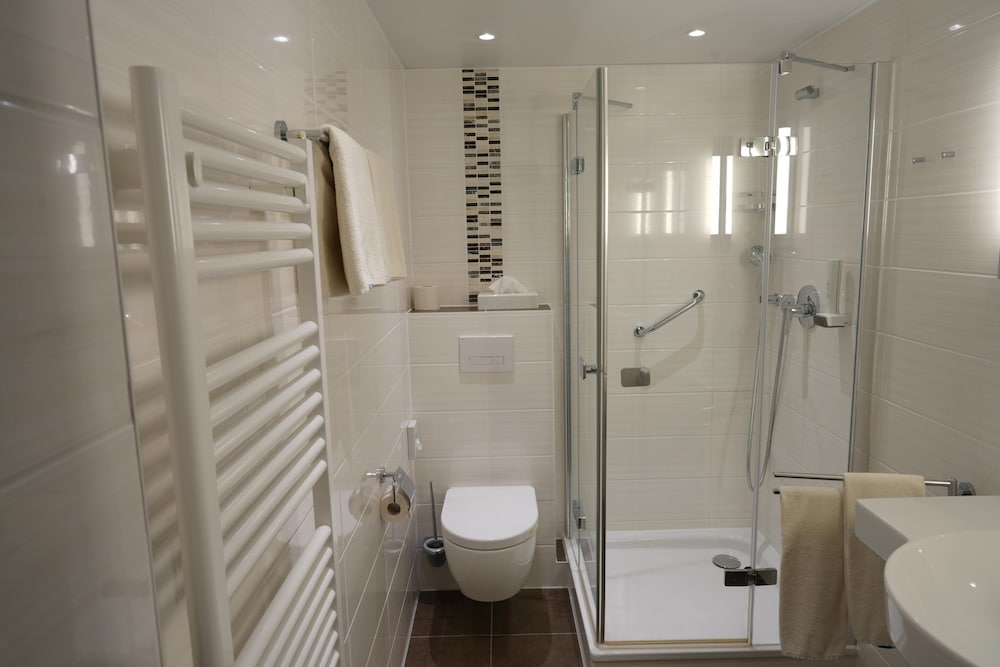 Comfort Single Room, Private Bathroom