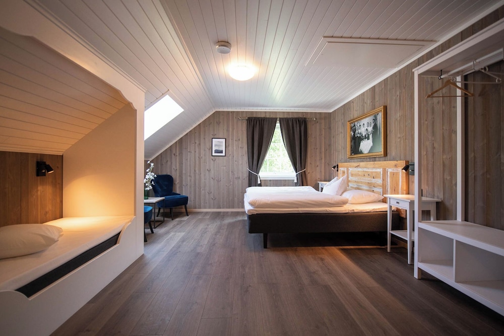 Deluxe Quadruple Room, Mountain View photo 2