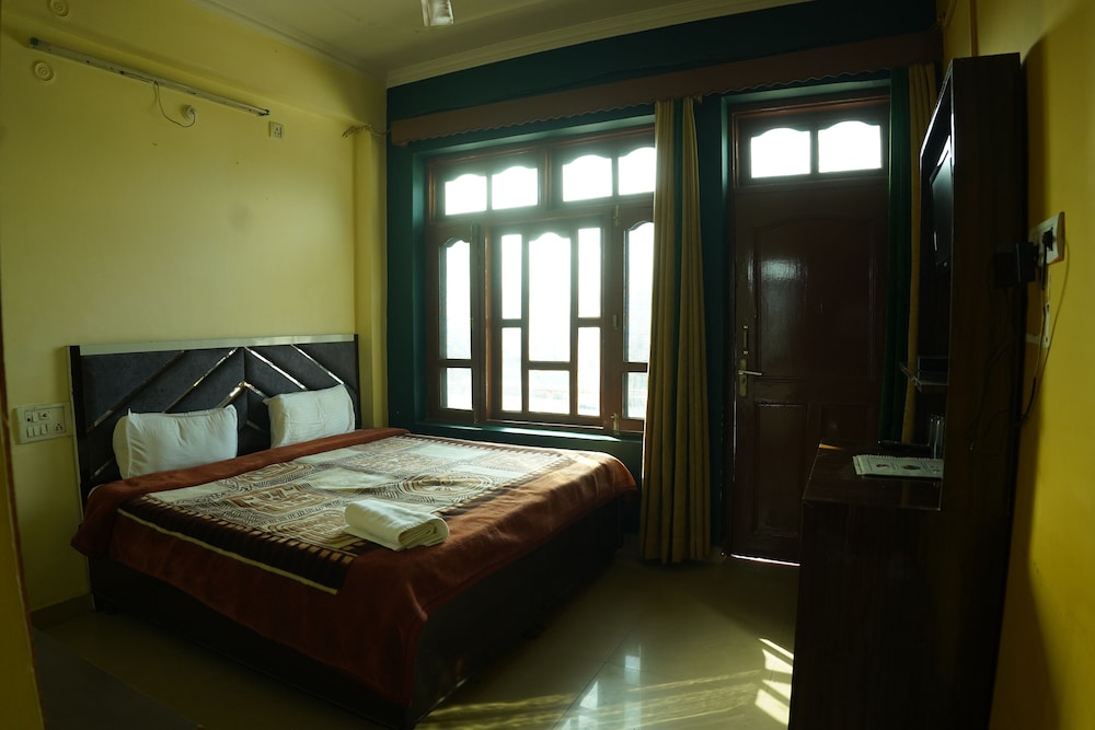 Basic Double Room