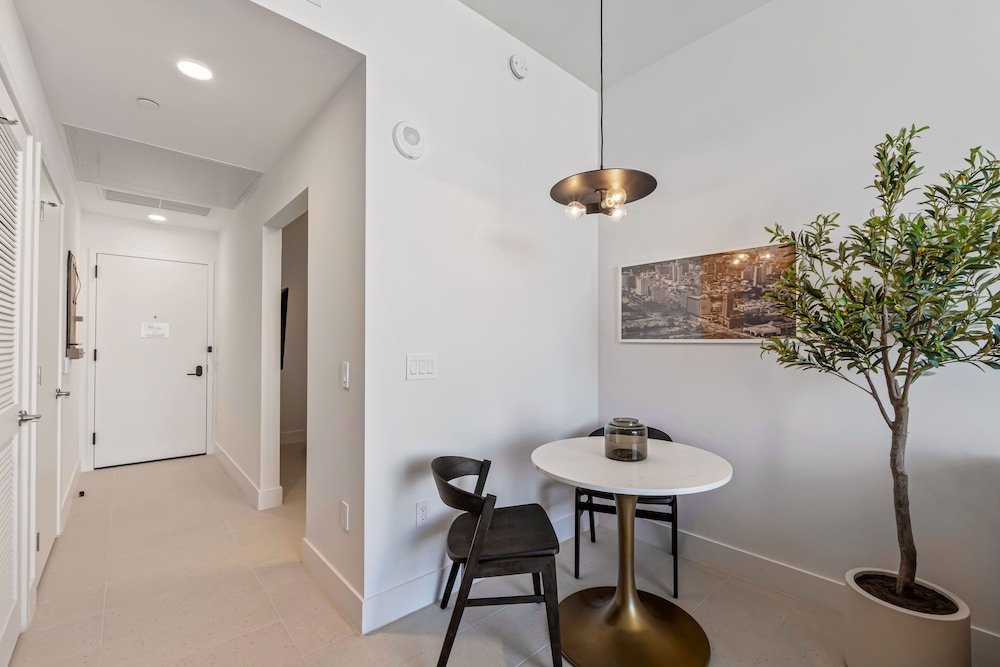 Studio Suite, Balcony, City View photo 2