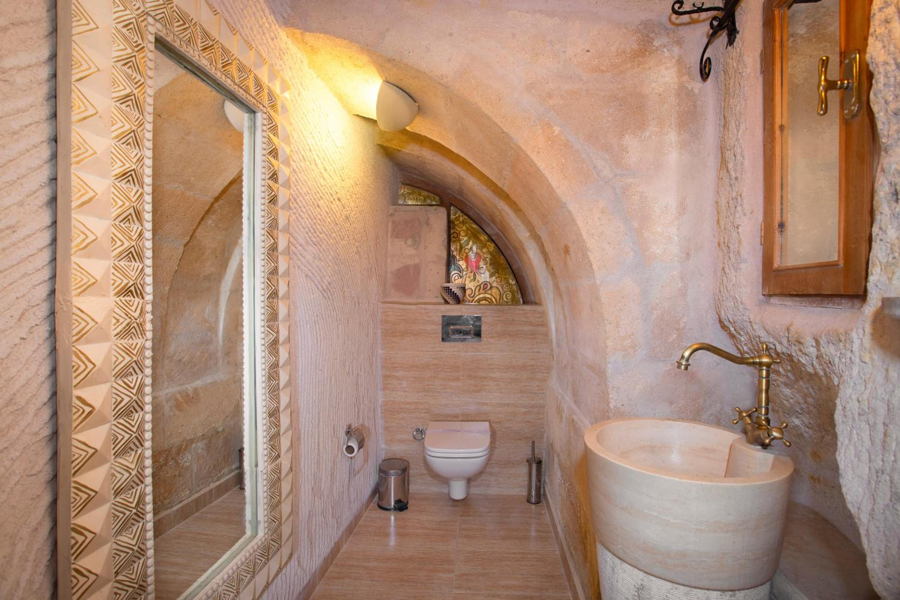 Imperial Cave Suite with Jaccuzi, Sauna, Balcony and Balloon View - Photo 6