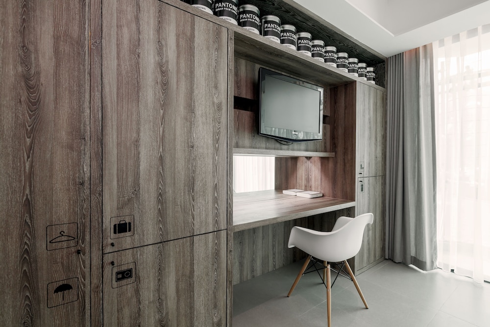 Deluxe Room - Photo 6