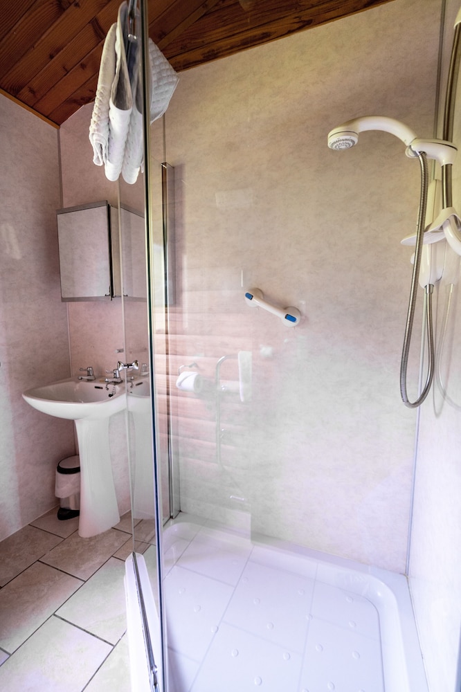 Cabin, Private Bathroom, Sea View (Glengarry)
