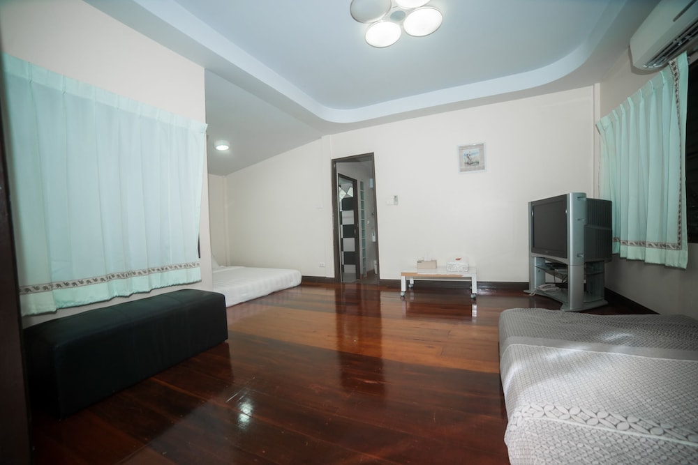 Wooden Villa photo 3